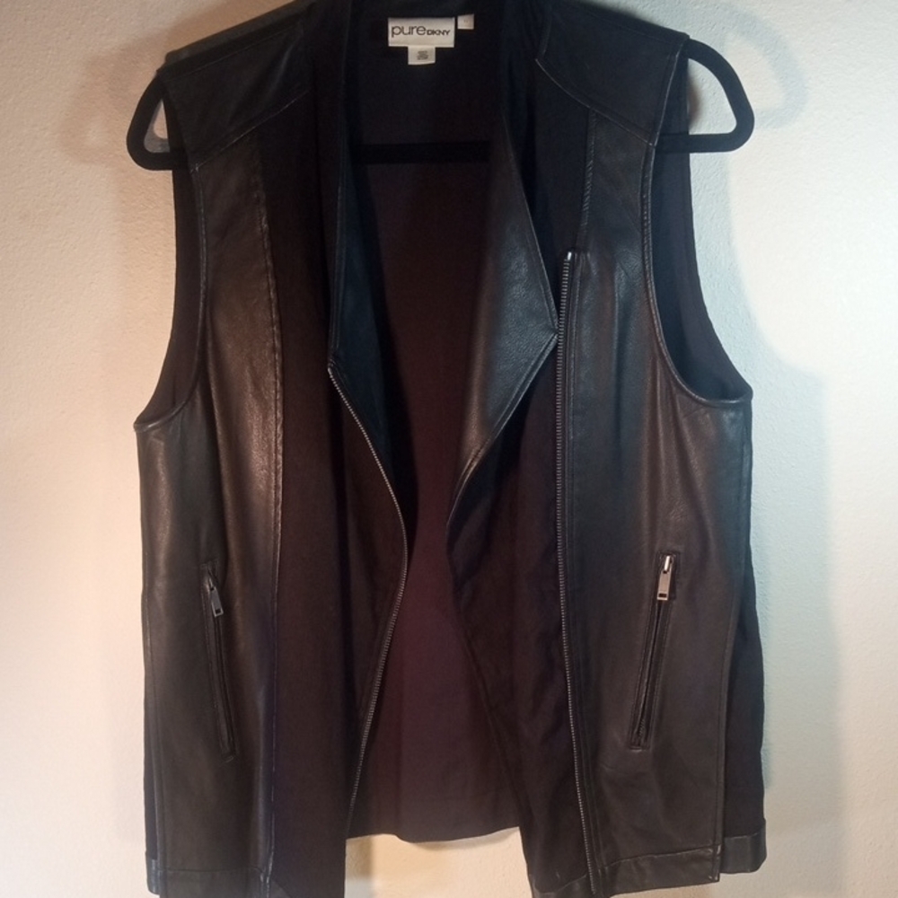 DKNY Women"s Sleek Black Lamb Skin and Fabric Vest, Size Medium - Picture 9 of 16
